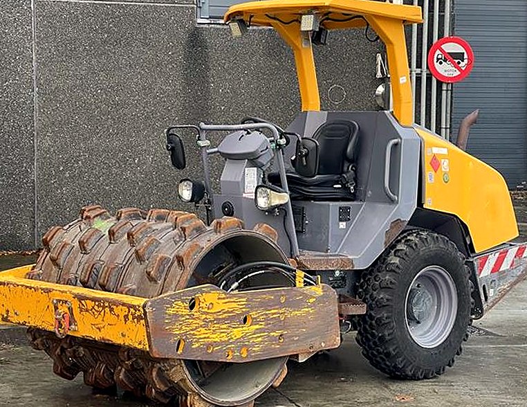 Pre-Owned Atlas Copco DYNAPAC CA 1300 D Compactor Roller — 2016
