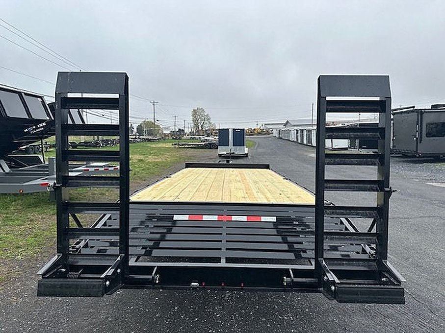 CAM Superline 8.5 x 22 Deckover Equipment Trailer – Ladder Ramps