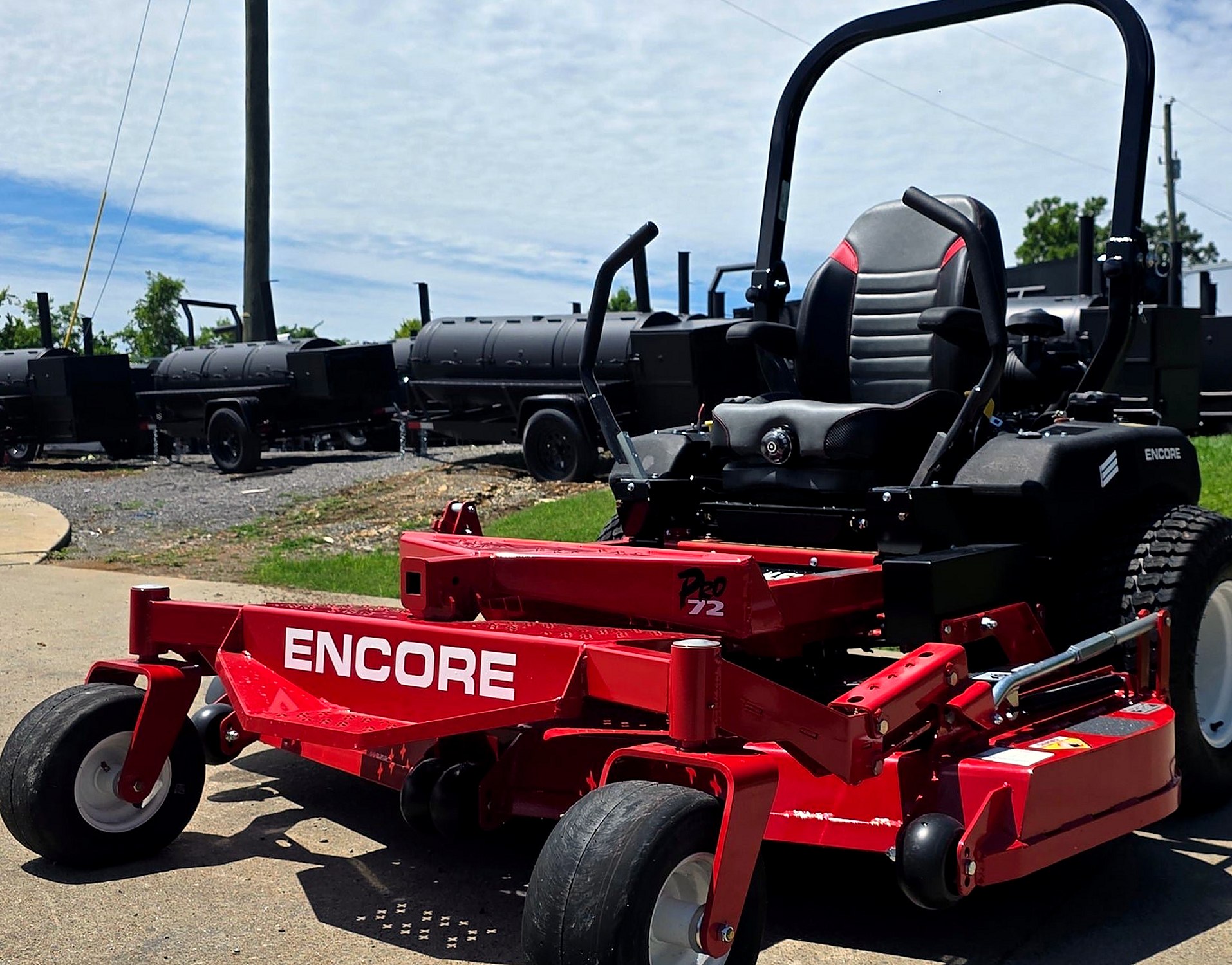 New Encore Prowler EP72BSV37EV5 72" Commercial Zero Turn Mower 37HP Briggs EFI